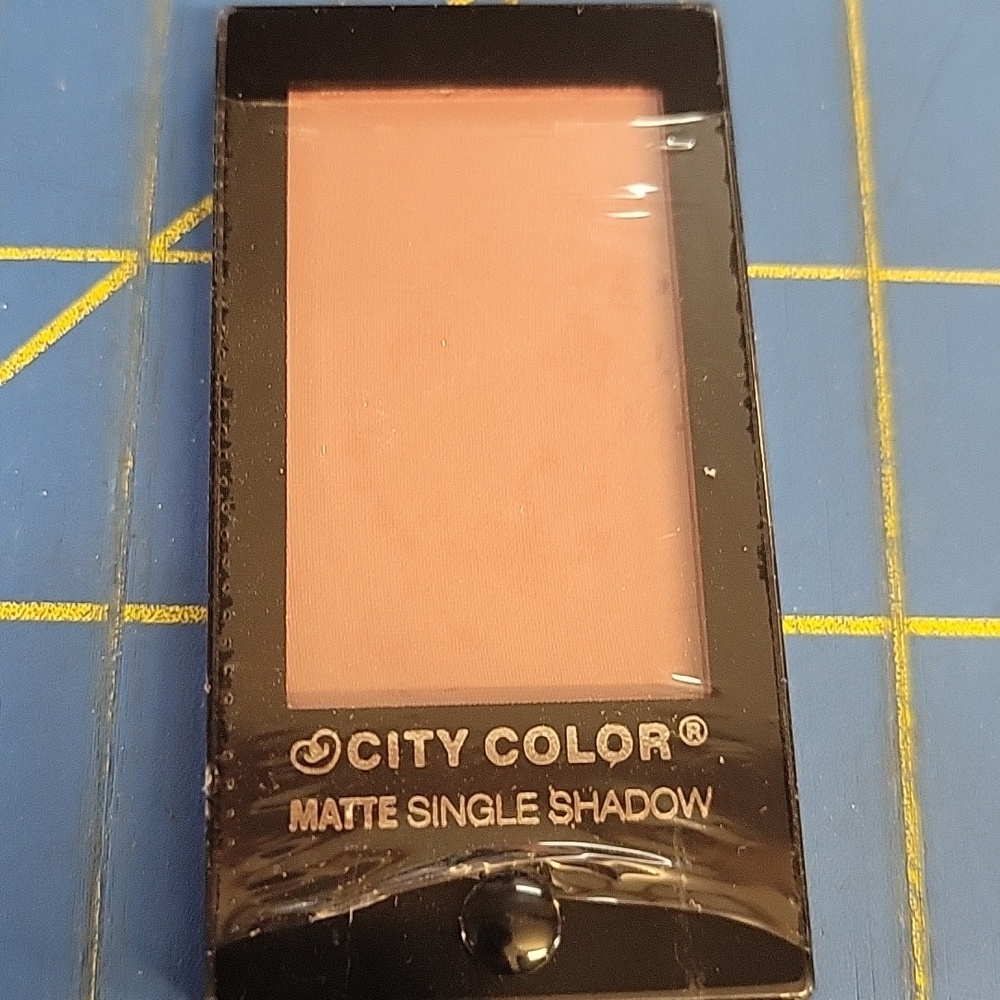 City Color Matte Shadow 2.4g New Sealed Item Carnation